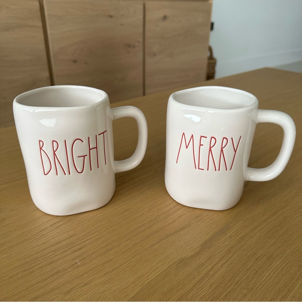 ❌SOLD❌ Rae Dunn Christmas Mug Set